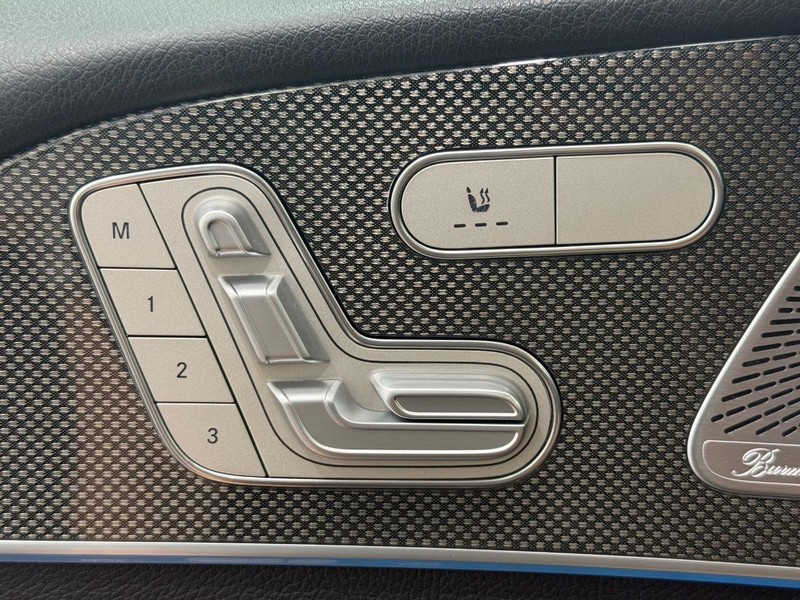 Mercedes-Benz GLE Vehicle Image 12