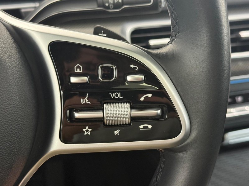 Mercedes-Benz GLE Vehicle Image 14