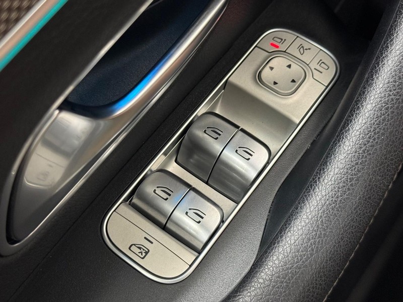 Mercedes-Benz GLE Vehicle Image 19