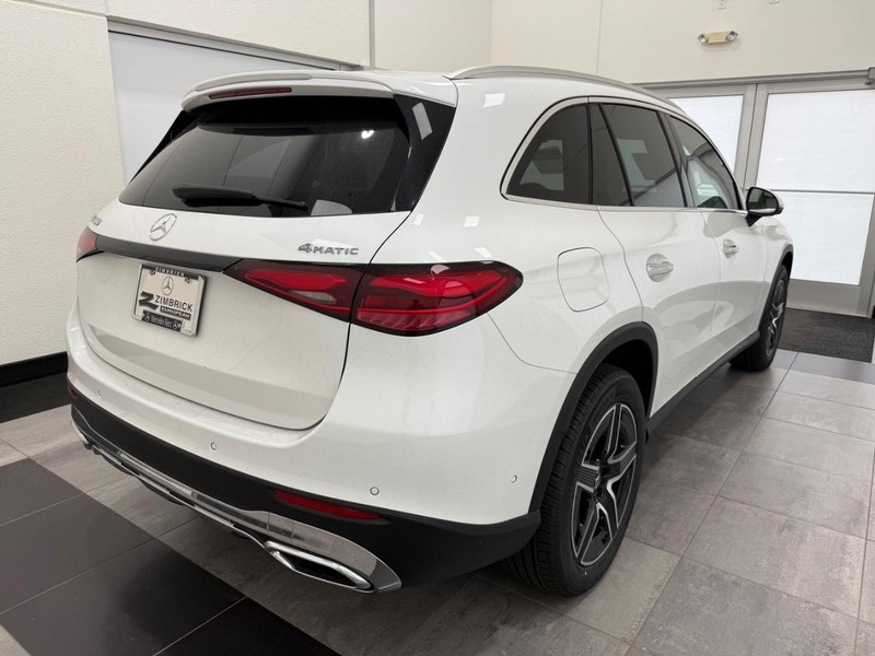 Mercedes-Benz GLC Vehicle Image 2