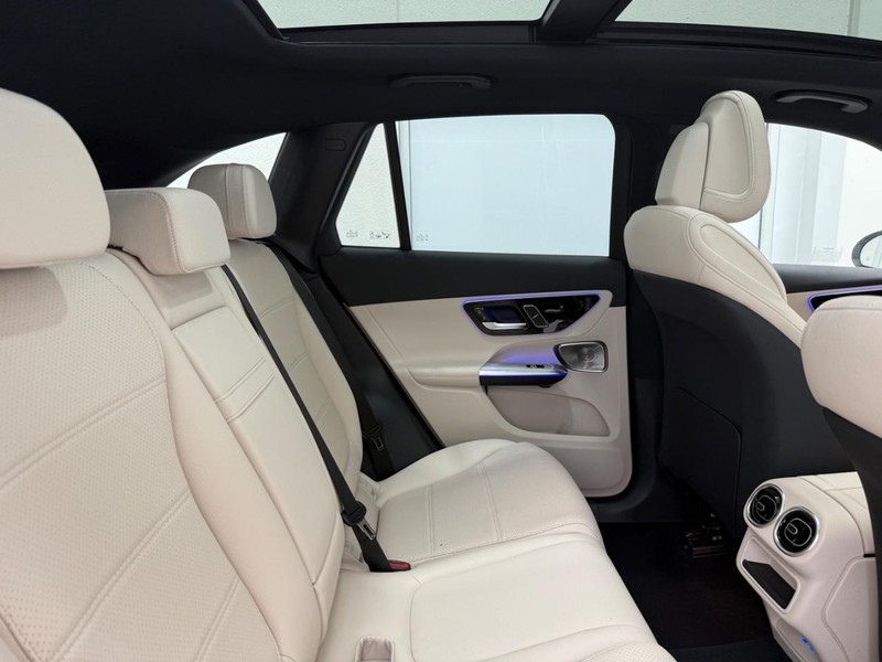 Mercedes-Benz GLC Vehicle Image 5
