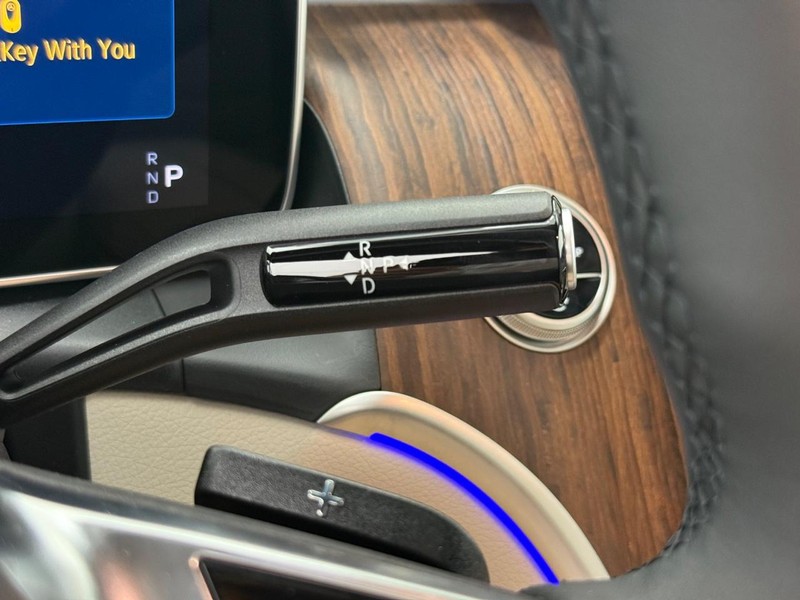 Mercedes-Benz GLC Vehicle Image 13
