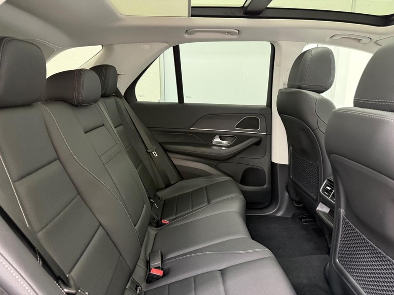Mercedes-Benz GLE Vehicle Image 5