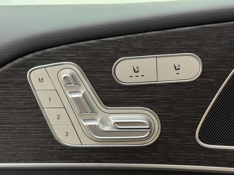 Mercedes-Benz GLE Vehicle Image 10