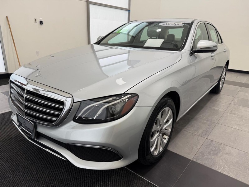 Mercedes-Benz E-Class Vehicle Image 6