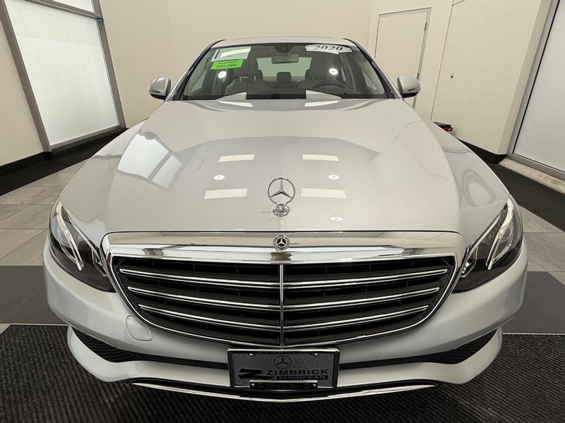 Mercedes-Benz E-Class Vehicle Image 7