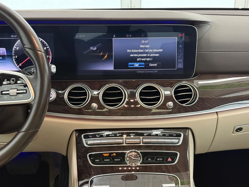 Mercedes-Benz E-Class Vehicle Image 10