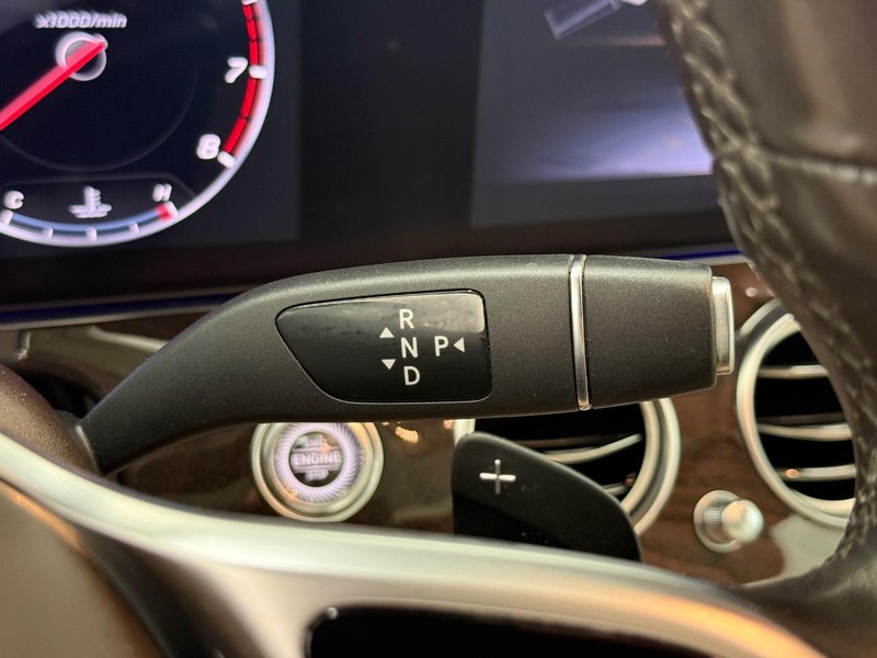 Mercedes-Benz E-Class Vehicle Image 16