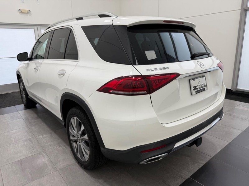 Mercedes-Benz GLE Vehicle Image 4