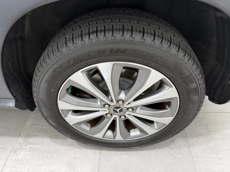 Mercedes-Benz GLE Vehicle Image 5