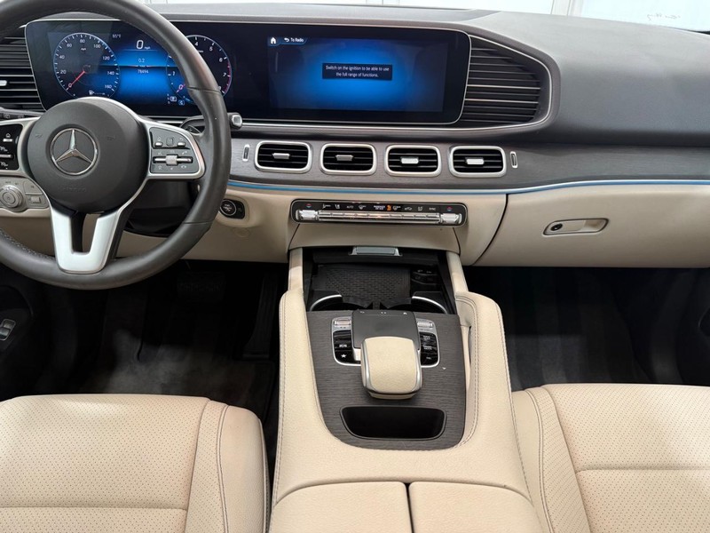 Mercedes-Benz GLE Vehicle Image 8