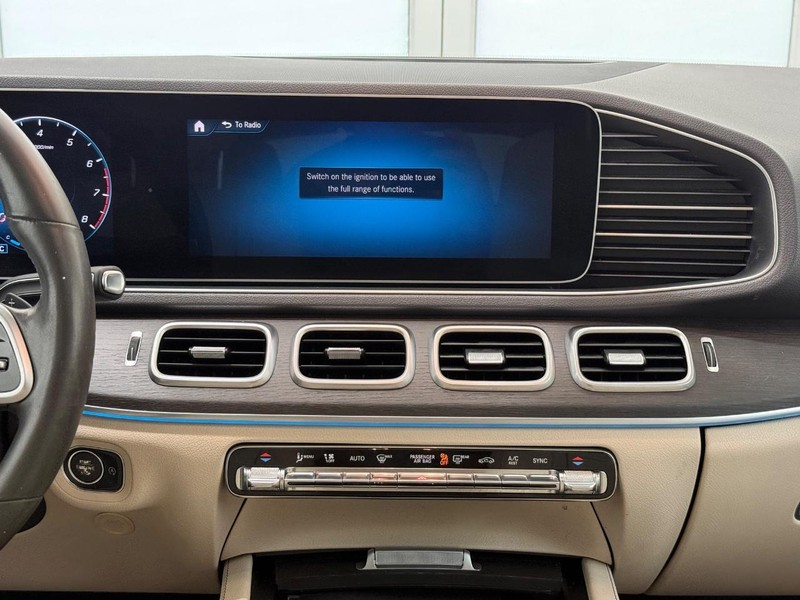 Mercedes-Benz GLE Vehicle Image 9