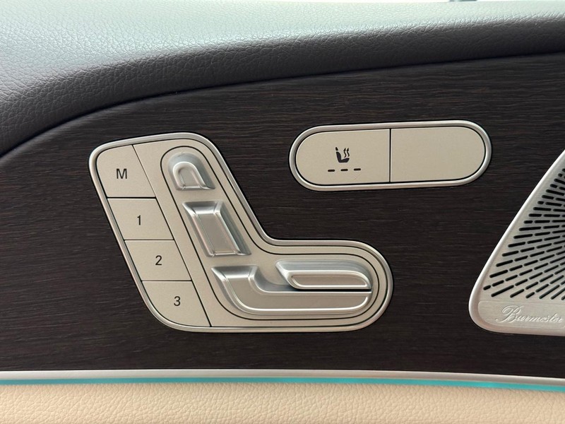 Mercedes-Benz GLE Vehicle Image 12