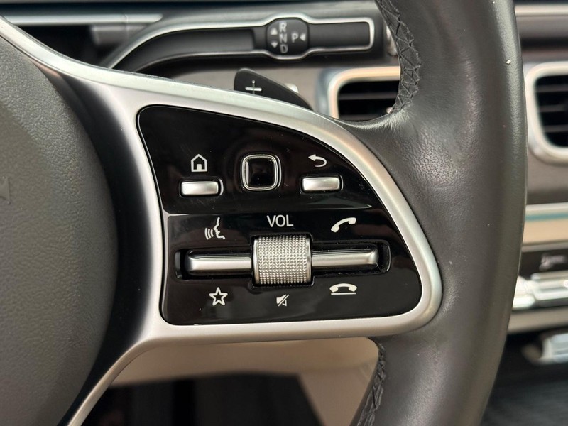 Mercedes-Benz GLE Vehicle Image 14