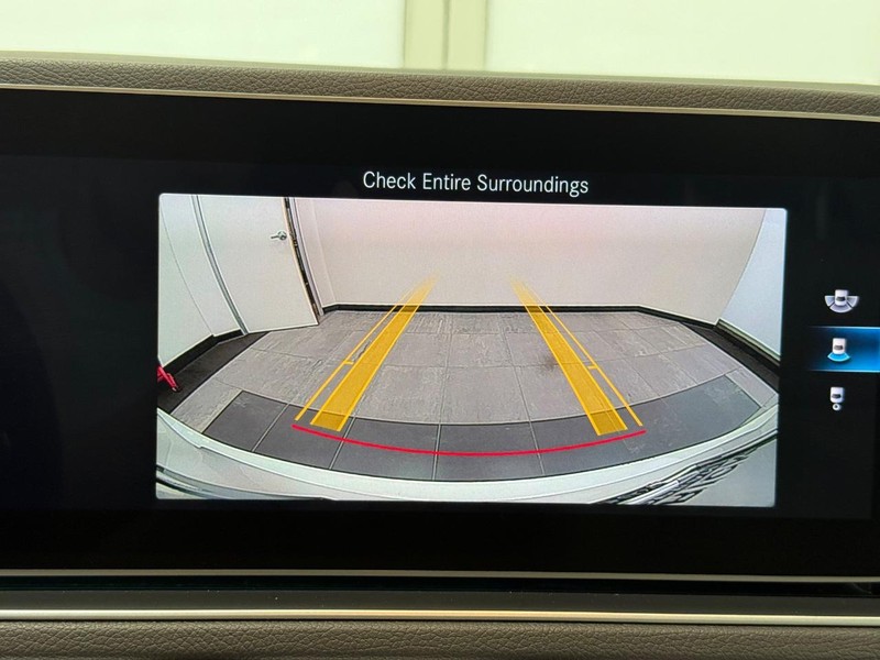 Mercedes-Benz GLE Vehicle Image 16