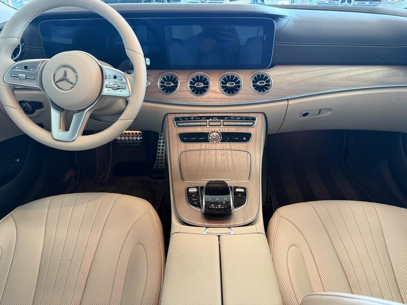 Mercedes-Benz CLS Vehicle Image 9