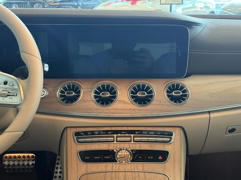 Mercedes-Benz CLS Vehicle Image 10