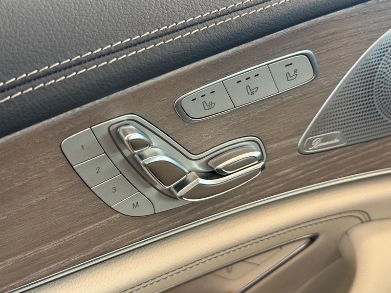 Mercedes-Benz CLS Vehicle Image 17