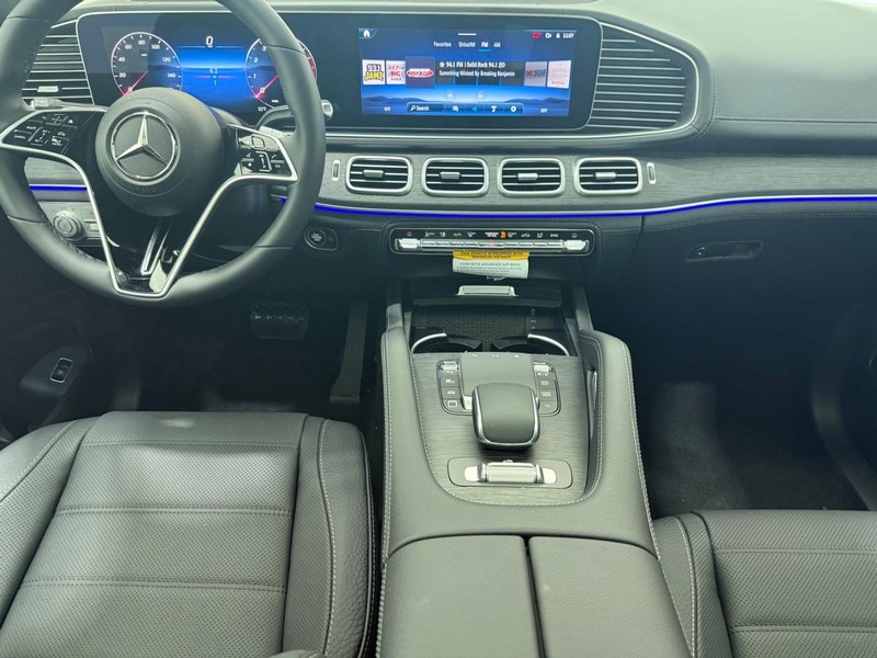 Mercedes-Benz GLE Vehicle Image 6