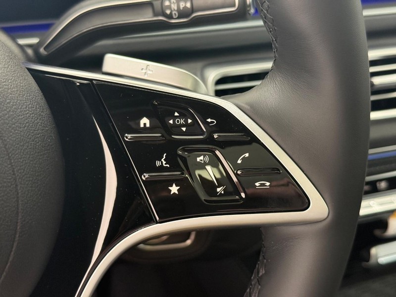 Mercedes-Benz GLE Vehicle Image 12
