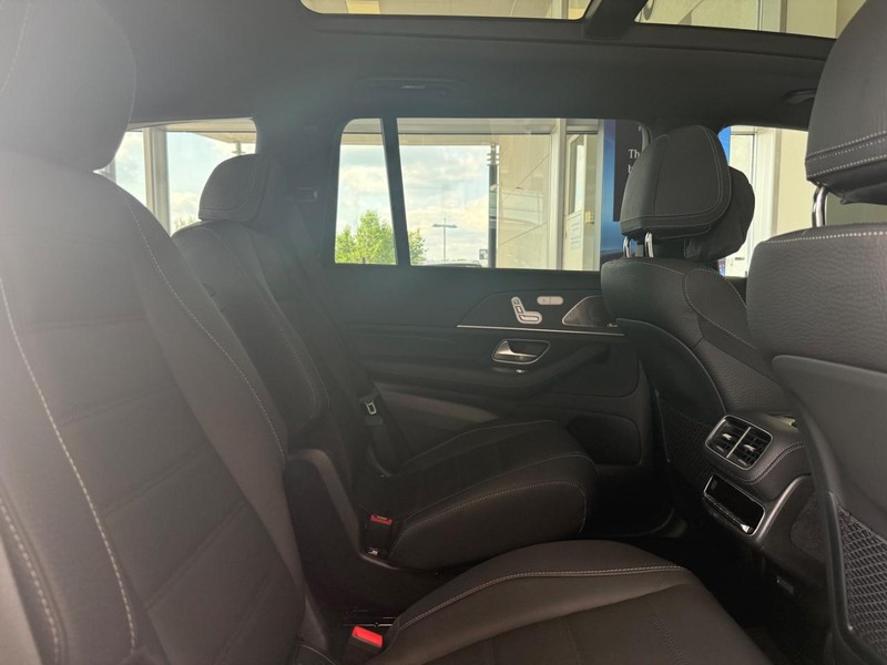 Mercedes-Benz GLS Vehicle Image 4