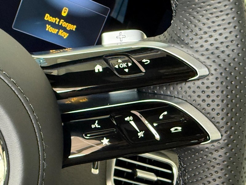 Mercedes-Benz GLS Vehicle Image 11