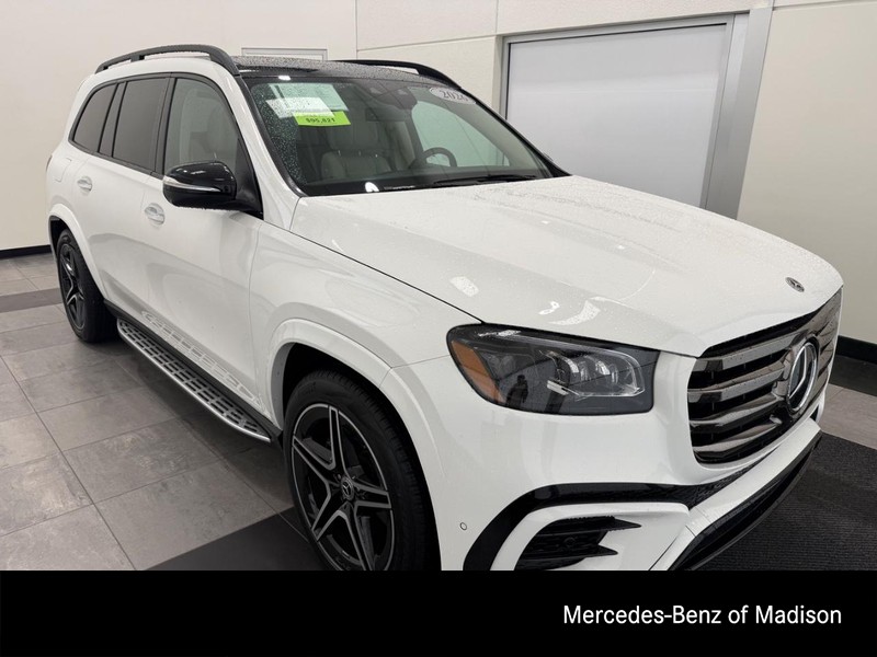 Mercedes-Benz GLS Vehicle Full-screen Gallery Image 01