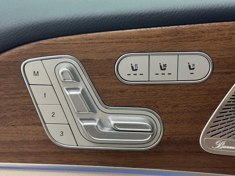 Mercedes-Benz GLS Vehicle Full-screen Gallery Image 10