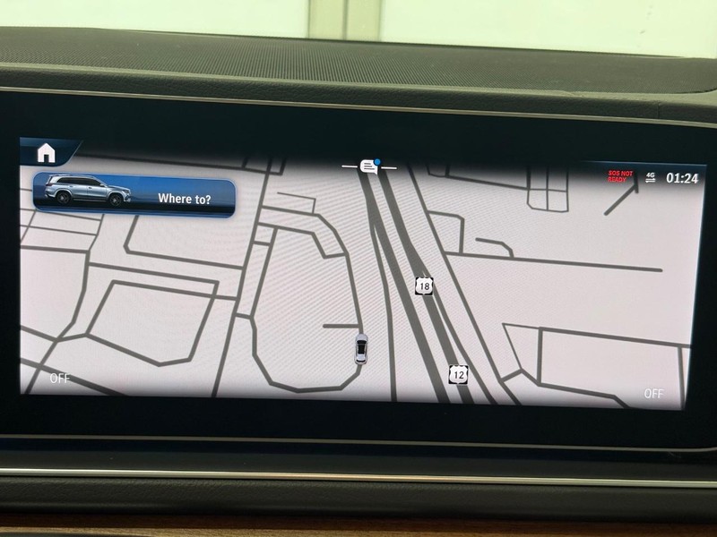 Mercedes-Benz GLS Vehicle Full-screen Gallery Image 14
