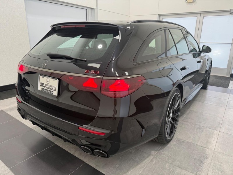 Mercedes-Benz E-Class Vehicle Image 2