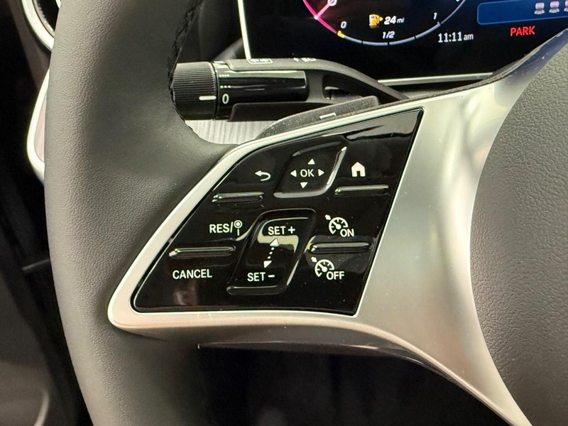 Mercedes-Benz C-Class Vehicle Image 11