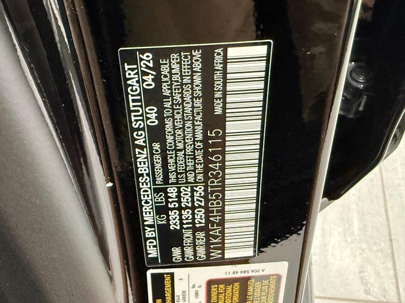 Mercedes-Benz C-Class Vehicle Image 16