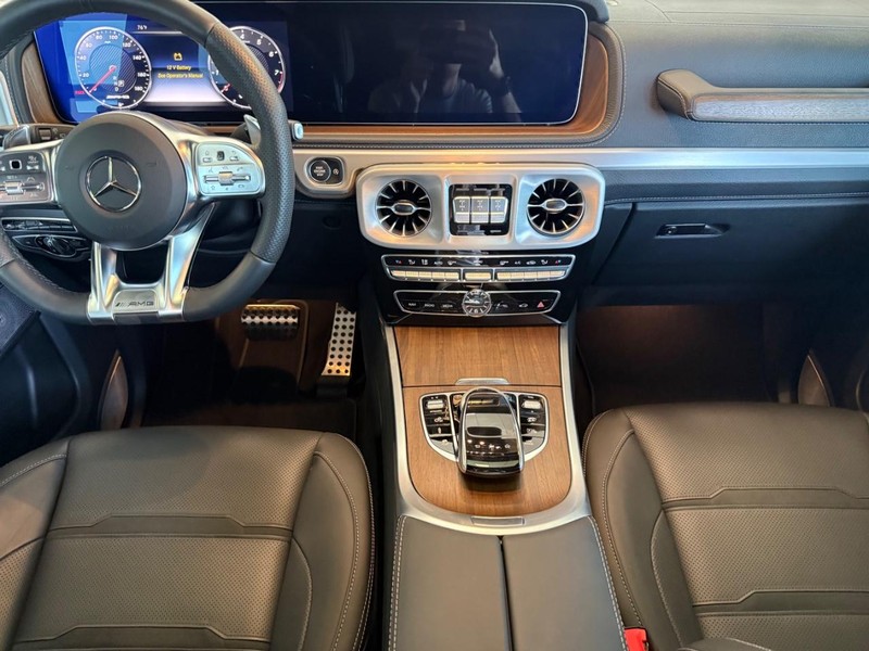 Mercedes-Benz G-Class Vehicle Image 9