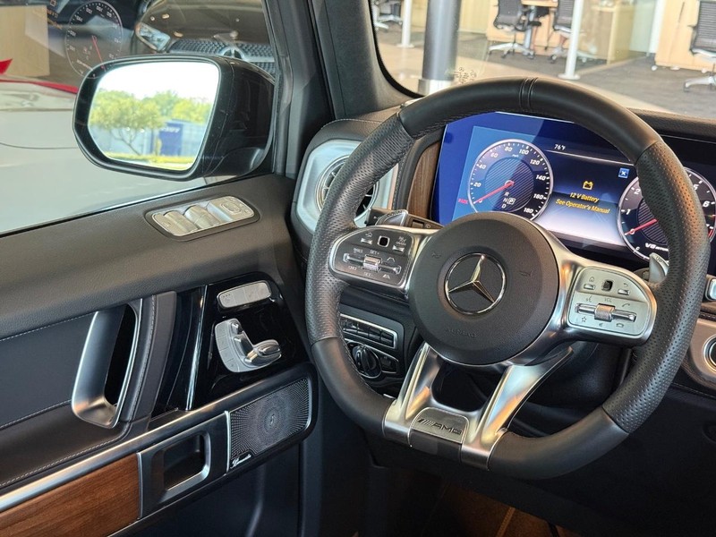 Mercedes-Benz G-Class Vehicle Image 12