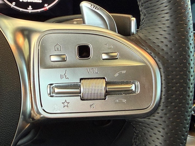 Mercedes-Benz G-Class Vehicle Image 15