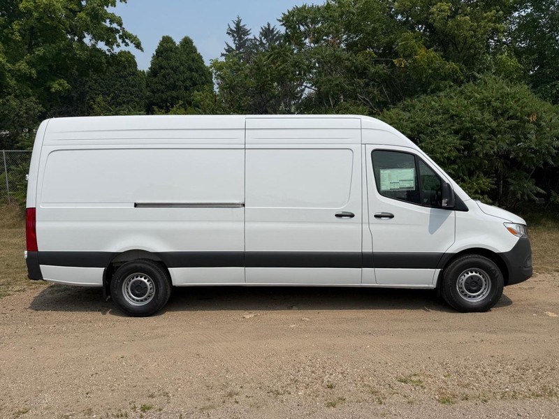Mercedes-Benz Sprinter Van Vehicle Image 2