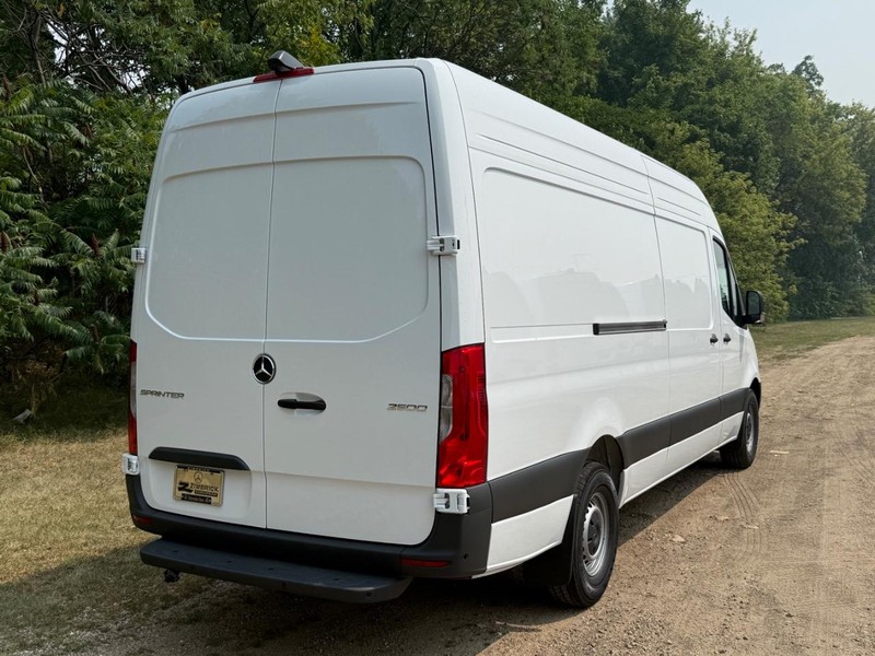 Mercedes-Benz Sprinter Van Vehicle Image 3