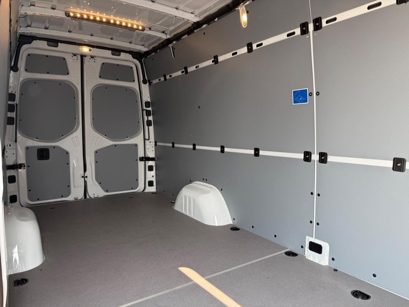 Mercedes-Benz Sprinter Van Vehicle Image 5