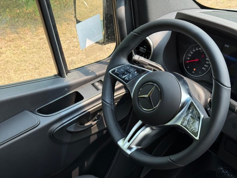 Mercedes-Benz Sprinter Van Vehicle Image 9