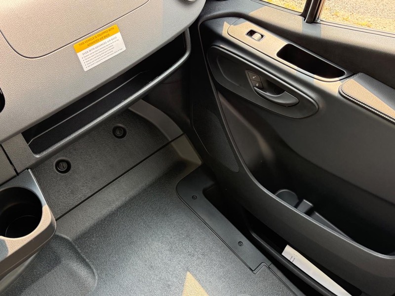 Mercedes-Benz Sprinter Van Vehicle Image 10