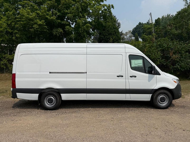 Mercedes-Benz Sprinter Van Vehicle Image 2