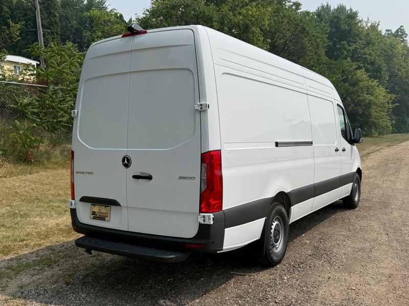 Mercedes-Benz Sprinter Van Vehicle Image 3