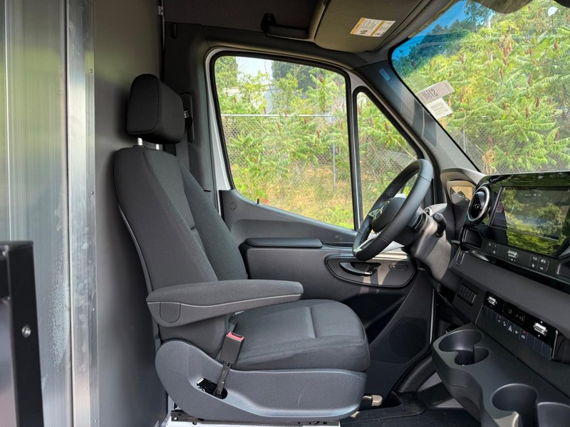 Mercedes-Benz Sprinter Van Vehicle Image 6
