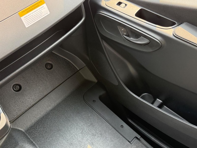Mercedes-Benz Sprinter Van Vehicle Image 10