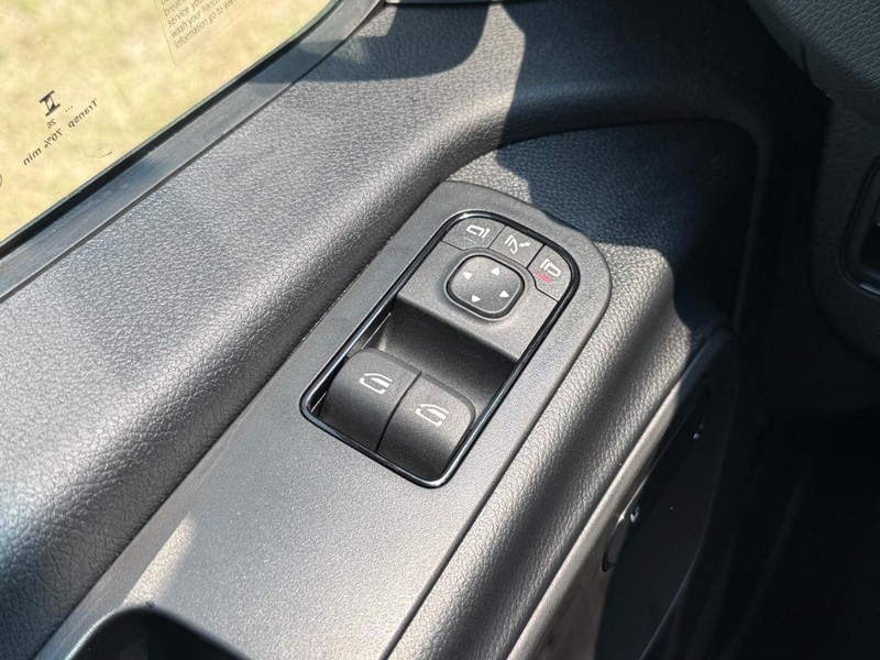 Mercedes-Benz Sprinter Van Vehicle Image 16