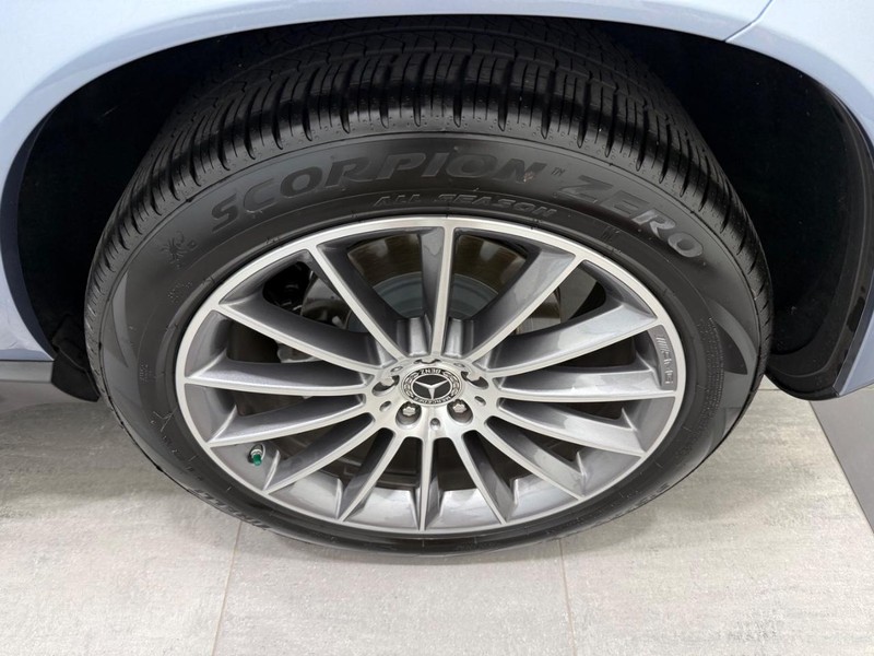 Mercedes-Benz GLE Vehicle Image 5