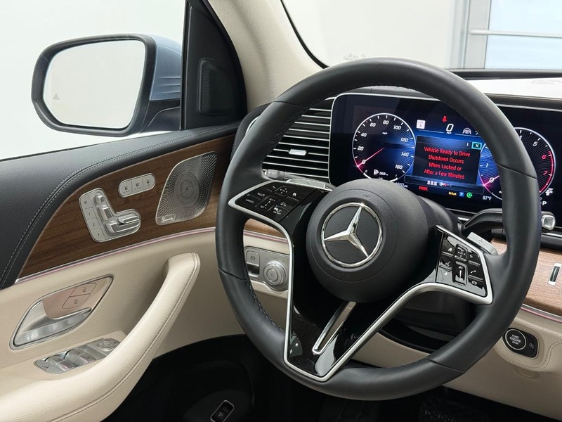 Mercedes-Benz GLE Vehicle Image 11