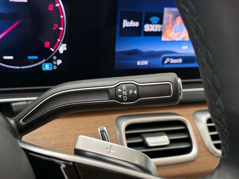 Mercedes-Benz GLE Vehicle Image 16