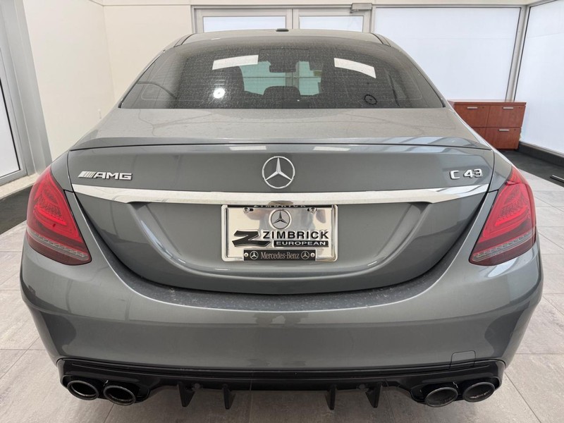 Mercedes-Benz C-Class Vehicle Image 4