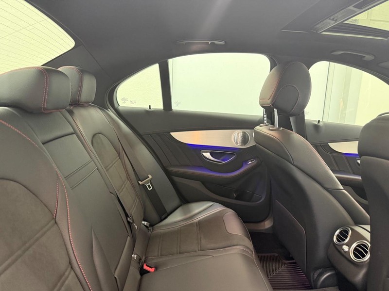 Mercedes-Benz C-Class Vehicle Image 9